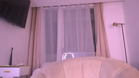 Ashley Fox online show from February 2025 01:34:01 AM