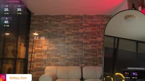 Ashley Fox online show from December 2025 05:26:01 AM