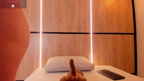 ashlyn online show from November 2025 09:26:02 PM