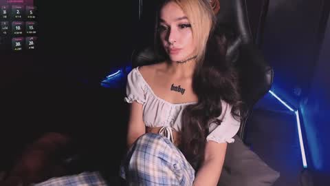 Mila online show from December 2024 06:21:01 AM