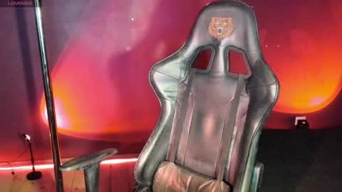 Mila online show from September 2025 09:23:02 AM