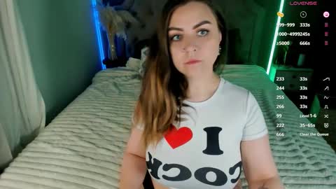 Snapshot of ashton_heidi chatting on September 2025 11:06:02 PM Your girlfriend online show from September 2025 11:06:02 PM