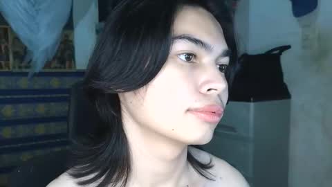 asian_babyboi online show from December 2025 02:45:02 PM
