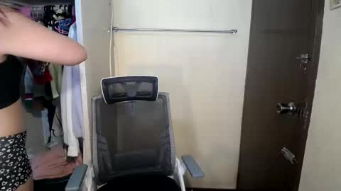 Snapshot of asian_bunnyx69 chatting on November 2025 04:35:01 AM Asia online show from November 2025 04:35:01 AM