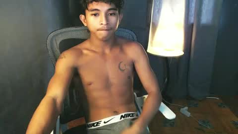 Snapshot of asian_hunk_moreno chatting on July 2026 05:32:02 AM Yuri online show from July 2026 05:32:02 AM