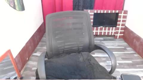 Lovely online show from January 2025 07:11:01 PM