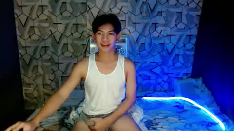 Snapshot of asian_wayne chatting on December 2024 12:08:02 PM wayne online show from December 2024 12:08:02 PM