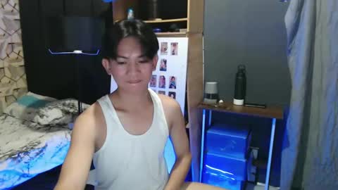 Snapshot of asian_wayne chatting on January 2025 03:43:01 PM wayne online show from January 2025 03:43:01 PM