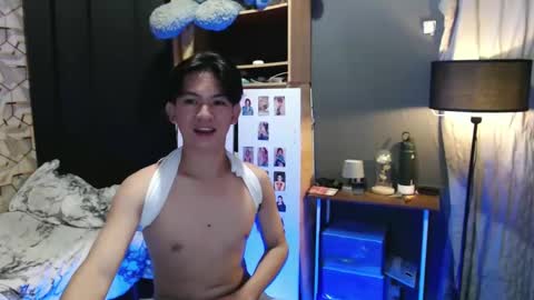 Snapshot of asian_wayne chatting on January 2025 03:07:01 PM wayne online show from January 2025 03:07:01 PM