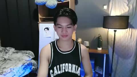 Snapshot of asian_wayne chatting on January 2025 03:48:01 AM wayne online show from January 2025 03:48:01 AM