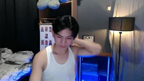 Snapshot of asian_wayne chatting on January 2025 06:43:02 AM wayne online show from January 2025 06:43:02 AM