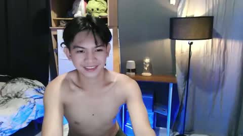 Snapshot of asian_wayne chatting on February 2025 01:37:02 PM wayne online show from February 2025 01:37:02 PM