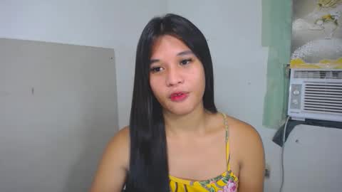 Yan online show from October 2025 07:04:02 PM