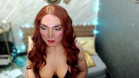 Snapshot of asiandollxxx4u chatting on March 2025 01:05:01 AM BELLA NOTCH online show from March 2025 01:05:01 AM