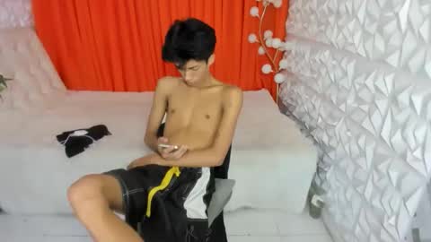 asiankingfucker online show from April 2026 02:33:01 PM