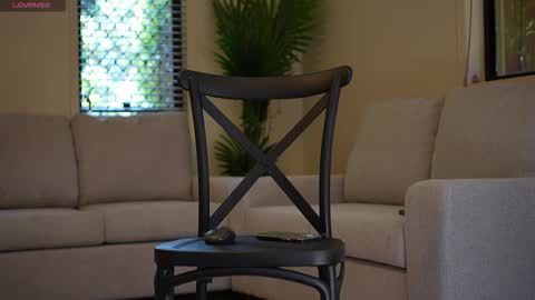 Snapshot of asianpina chatting on November 2025 11:37:01 PM Anne online show from November 2025 11:37:01 PM