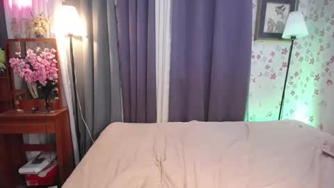 Snapshot of asiansmokeyxx chatting on December 2024 04:43:01 PM prince online show from December 2024 04:43:01 PM