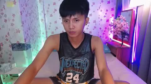 Snapshot of asiansmokeyxx chatting on February 2025 06:52:01 PM prince online show from February 2025 06:52:01 PM