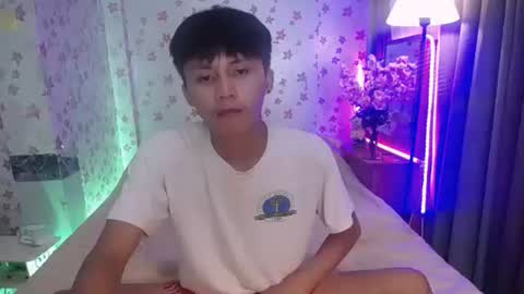 Snapshot of asiansmokeyxx chatting on March 2025 06:44:02 PM prince online show from March 2025 06:44:02 PM