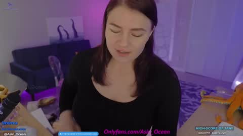 Asiri   pronounced Ah-siri Please no nicknames   3 online show from January 2025 04:41:02 AM