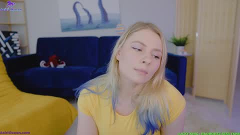 Snapshot of asiri_ocean chatting on April 2026 04:08:01 PM Asiri pronounced Ah-siri Please no nicknames 3 online show from April 2026 04:08:01 PM