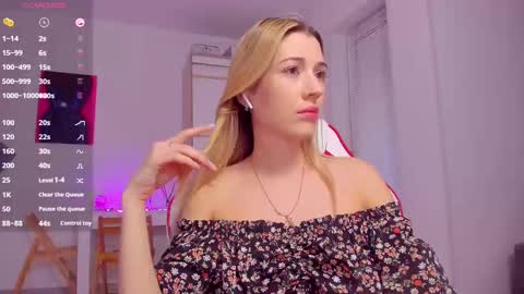 Snapshot of askcaroline chatting on March 2025 03:27:02 PM Caroline online show from March 2025 03:27:02 PM