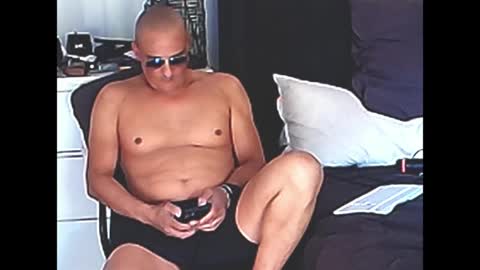 askil8802 online show from April 2026 06:33:01 AM