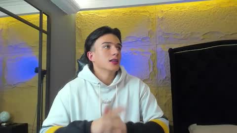 Aslan  online show from January 2026 01:32:01 AM