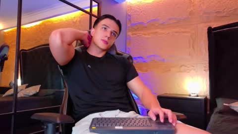Snapshot of aslanfox_ chatting on May 2026 01:03:02 AM Aslan online show from May 2026 01:03:02 AM