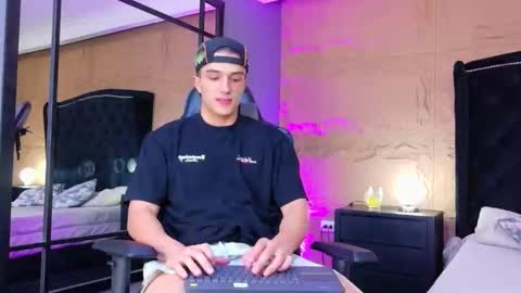 Snapshot of aslanfox_ chatting on June 2026 02:24:01 AM Aslan online show from June 2026 02:24:01 AM