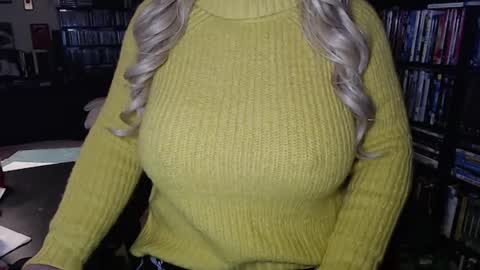 Aspen Vale online show from September 2025 02:46:02 AM