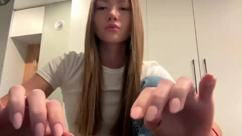 DiLuna online show from April 2026 06:33:01 AM