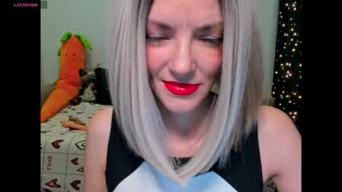 Snapshot of asteris_stella chatting on May 2026 09:20:02 PM Asteris online show from May 2026 09:20:02 PM
