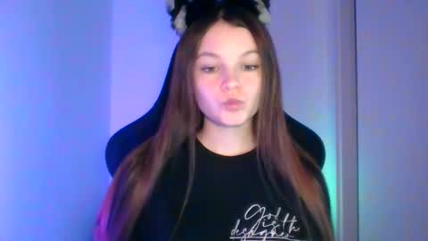 Snapshot of astradream_ chatting on October 2025 05:31:01 PM astradream_ online show from October 2025 05:31:01 PM