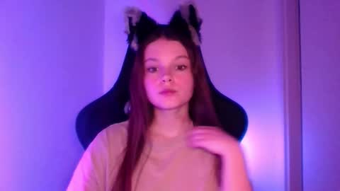 Snapshot of astradream_ chatting on October 2025 06:27:02 PM astradream_ online show from October 2025 06:27:02 PM