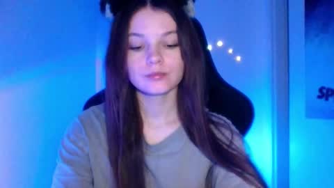 Snapshot of astradream_ chatting on December 2025 10:28:02 PM astradream_ online show from December 2025 10:28:02 PM