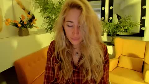 astramonroe online show from October 2025 04:29:01 AM