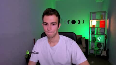 astren online show from December 2025 01:31:02 PM