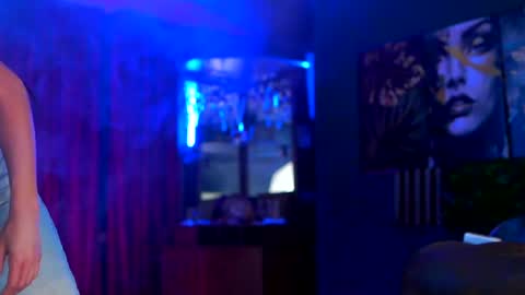 Astrid online show from April 2026 08:39:01 PM