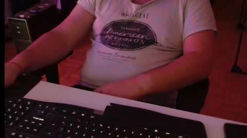 Leo online show from November 2025 02:43:01 AM