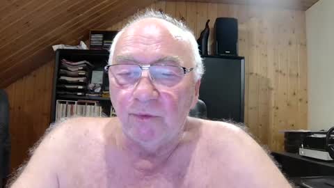 Snapshot of asusandy chatting on June 2026 10:23:01 PM asusandy online show from June 2026 10:23:01 PM