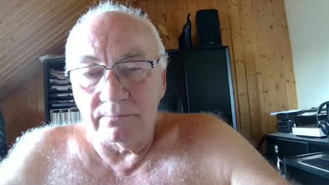 Snapshot of asusandy chatting on June 2026 12:35:01 PM asusandy online show from June 2026 12:35:01 PM