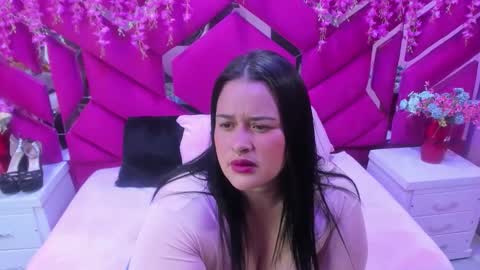 atena_glow_ online show from December 2025 11:39:02 AM