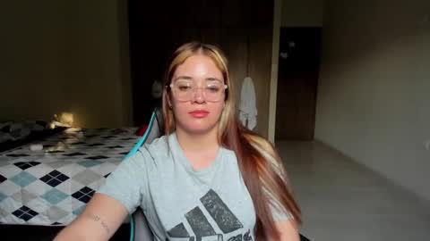 atenas online show from March 2025 10:07:02 PM