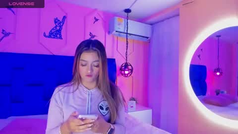 Snapshot of atenea_cute21 chatting on February 2025 03:30:01 AM Athenea online show from February 2025 03:30:01 AM