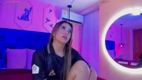 Snapshot of atenea_cute21 chatting on February 2025 10:01:02 AM Athenea online show from February 2025 10:01:02 AM