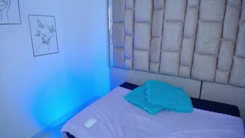 atenea_luxx online show from January 2026 08:25:01 PM