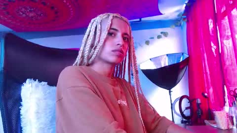 Atenea online show from October 2025 04:15:02 PM