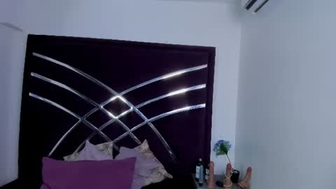 ateneaxht online show from August 2026 09:02:01 PM