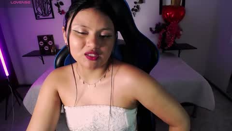 athena_snaw online show from May 2026 08:14:02 PM